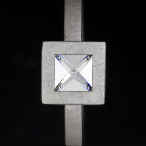 Detail von Diamantring aus Platin